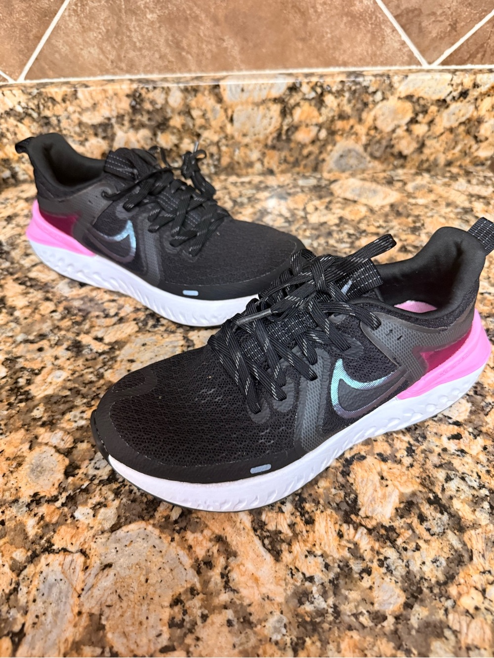 Nike Women's Legend React 2 running shoes Sz 6.5